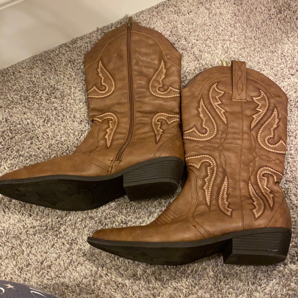 Avenue Dallas Western Style Boots